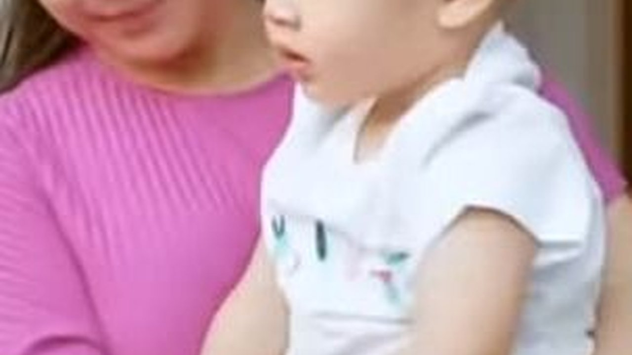 Sikap Galak Rayyanza ke Ayu Dewi Bikin Gemas, Diminta Salam Malah Ogah dan Mukul