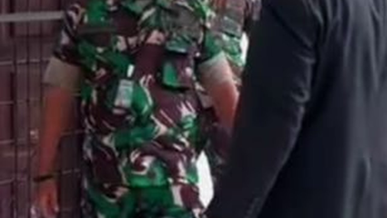 Puluhan Prajurit TNI Geruduk Polrestabes Medan Minta Saudara Terjerat Pemalsuan Ditangguhkan