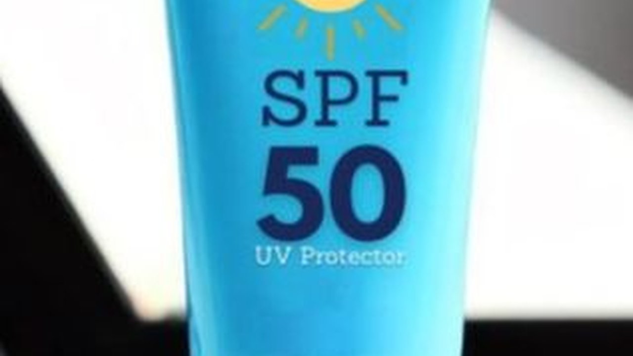 Sunscreen Bikin Beruntusan? Mulai Sekarang, Jauhi 6 Kandungan Ini