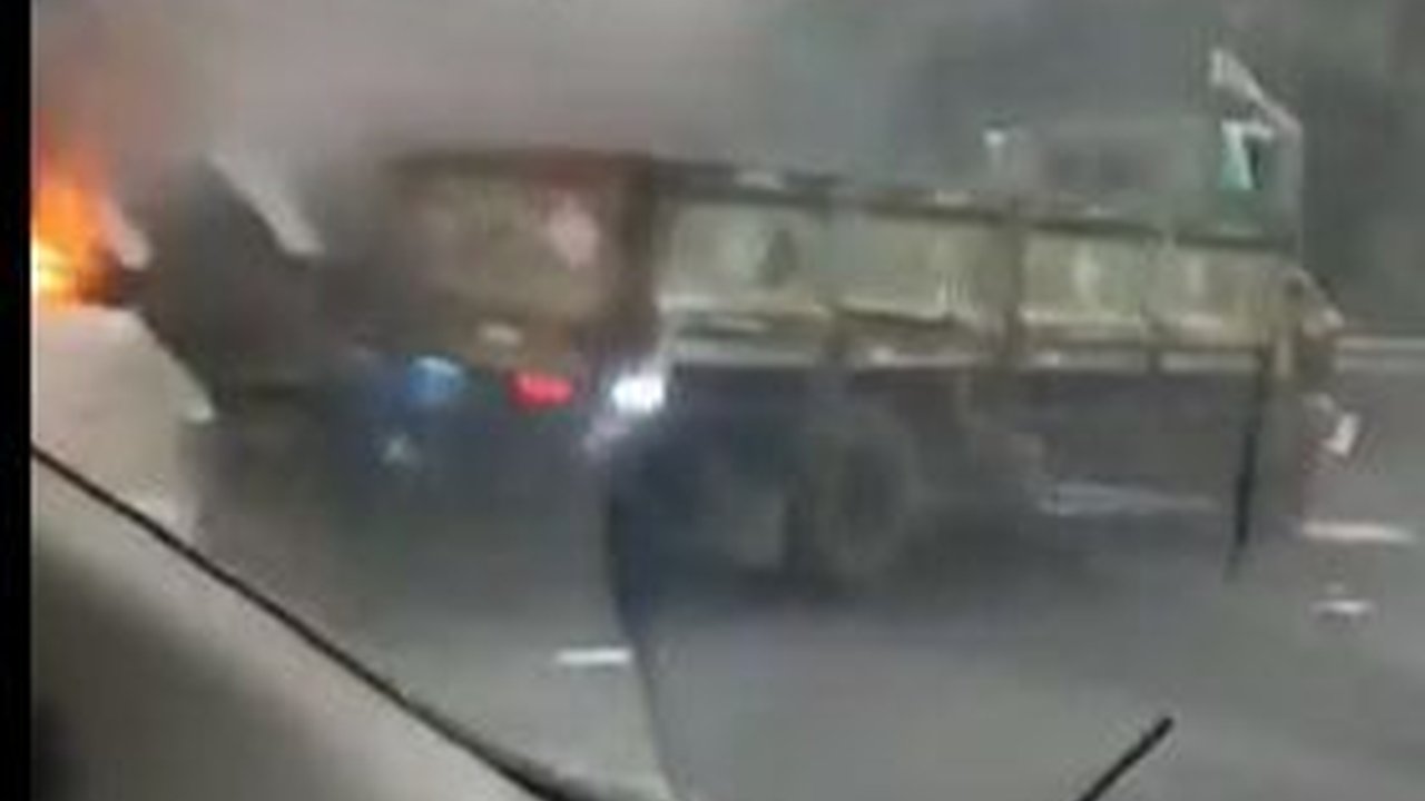 Kecelakaan Tol Janger, Sopir Innova Keluar Lewat Jendela di Tengah Kobaran Api