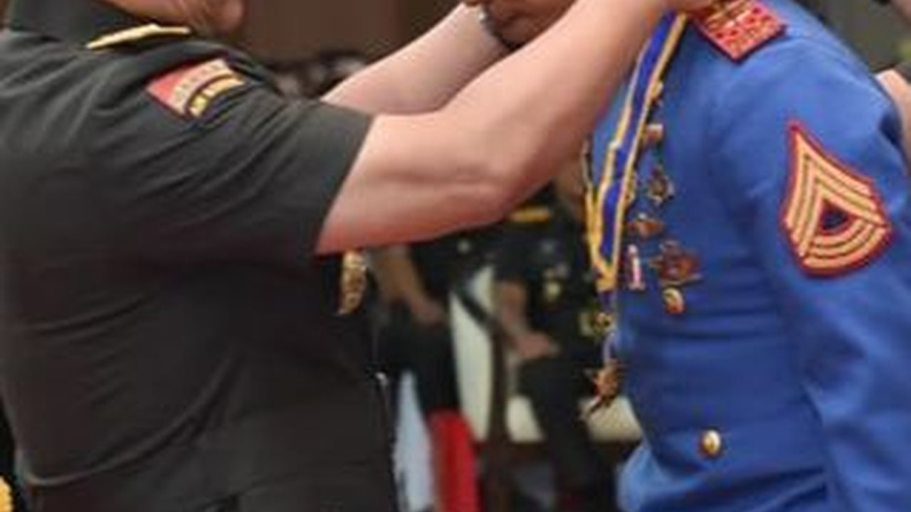 Peraih Adhi Makayasa Irfan Urane dan Sawung Setyawan 'Diterawang' jadi Kapolri-Kasad, ini Potret Kompak saat Taruna