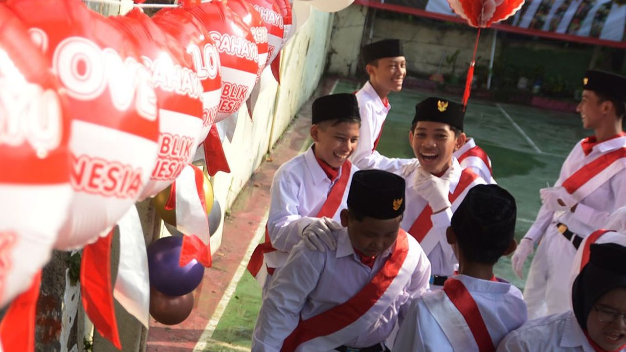 5 Contoh Puisi Hari Kemerdekaan Indonesia, Kobarkan Semangat Juang Para Generasi Muda