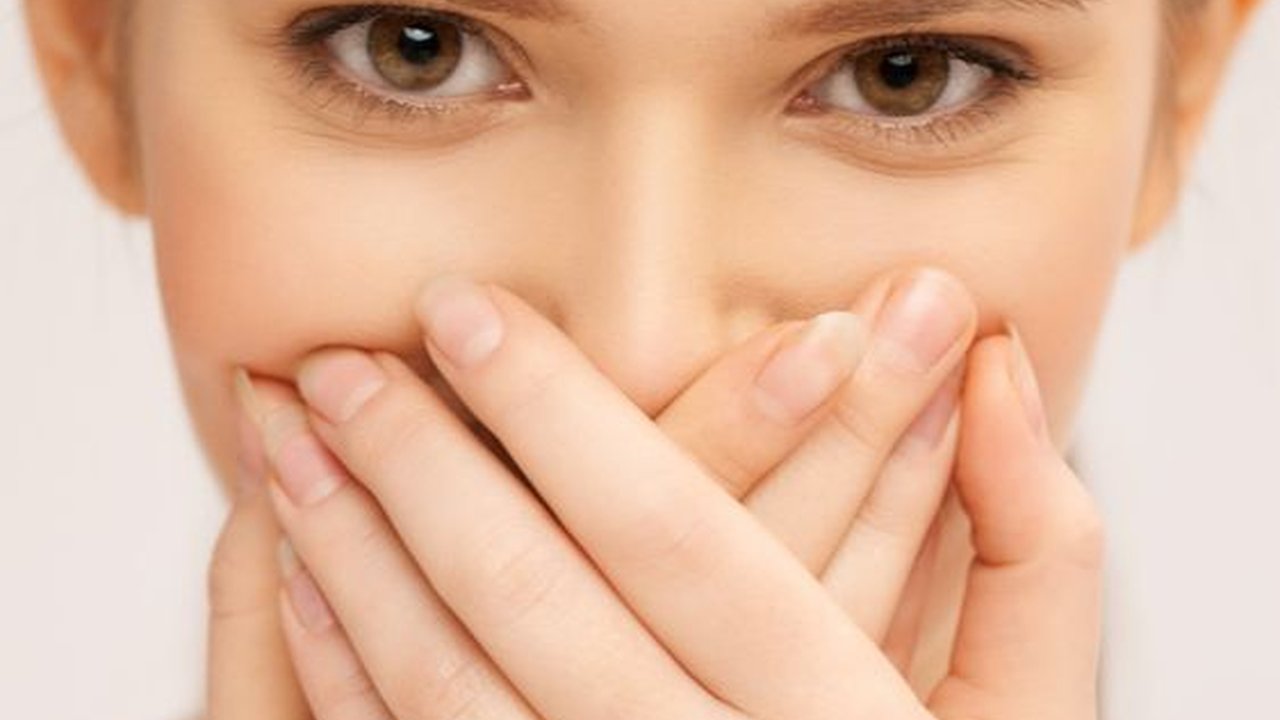 Bau Mulut Mengganggu? Kenali Penyebab dan Cara Mengatasinya yang Tepat