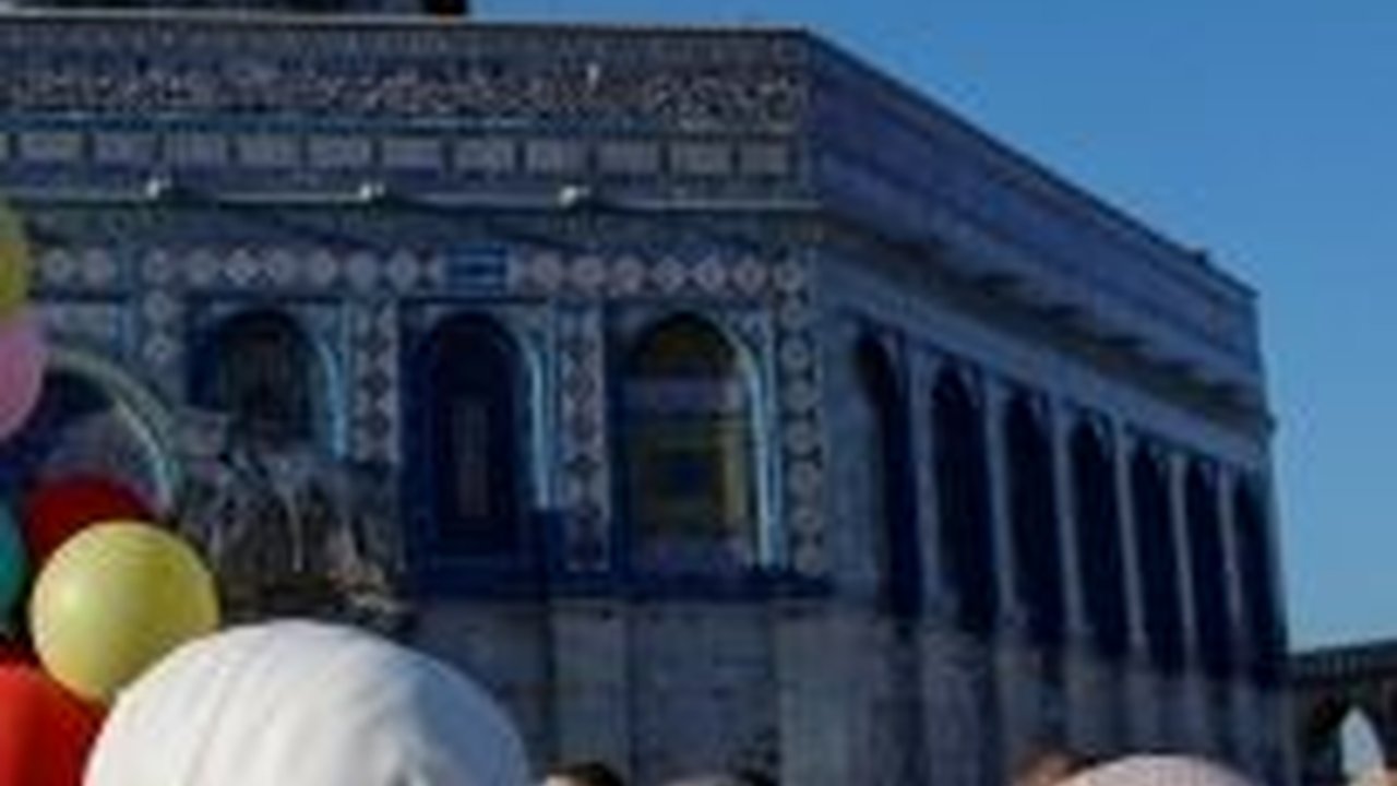 VIDEO: Penjelasan Kapolda Sumbar & Fakta Lengkap Geger Brimob Polisi Bersepatu Masuk Masjid