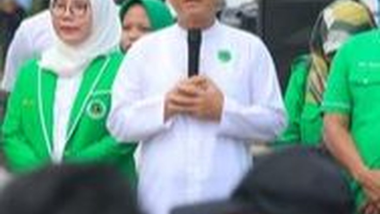 Plt Ketum PPP Bicara Wasiat Mbah Moen: Tidak Boleh Tinggalkan Kiai dan Santri