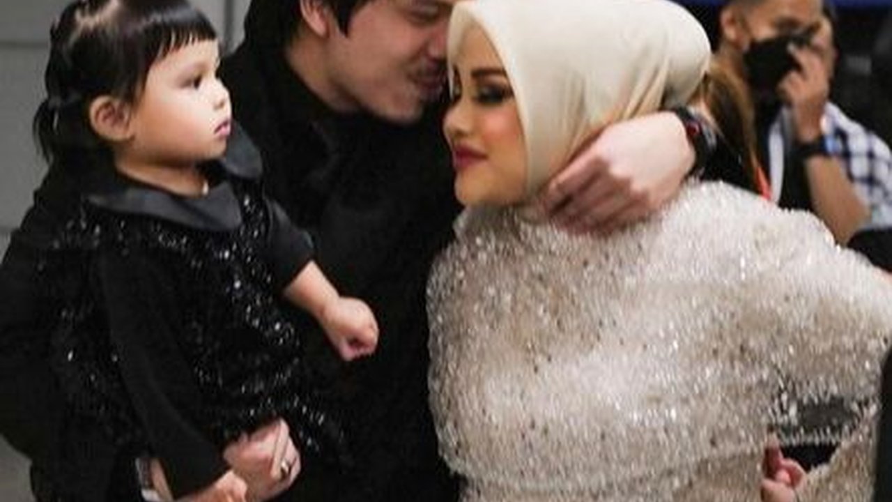 Intip 10 Potret Ameena, Anak Aurel Hermansyah, yang Menarik Perhatian pada Konser Kris Dayanti Hingga Disebut Diva Cilik