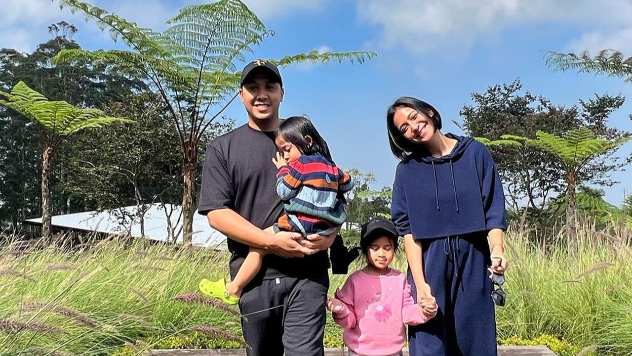 Ajak Orang Tua Tanamkan Kesadaran Finansial Anak, Caca Tengker Bagikan Tipsnya