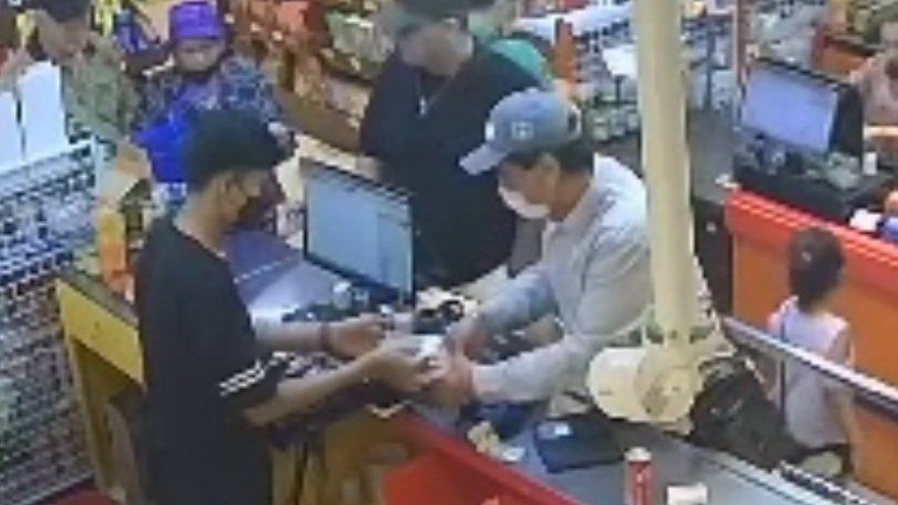 Kasir Tiga Toko Oleh-Oleh di Malang Kena Gendam Dua Bule, Ini Modus Pelaku