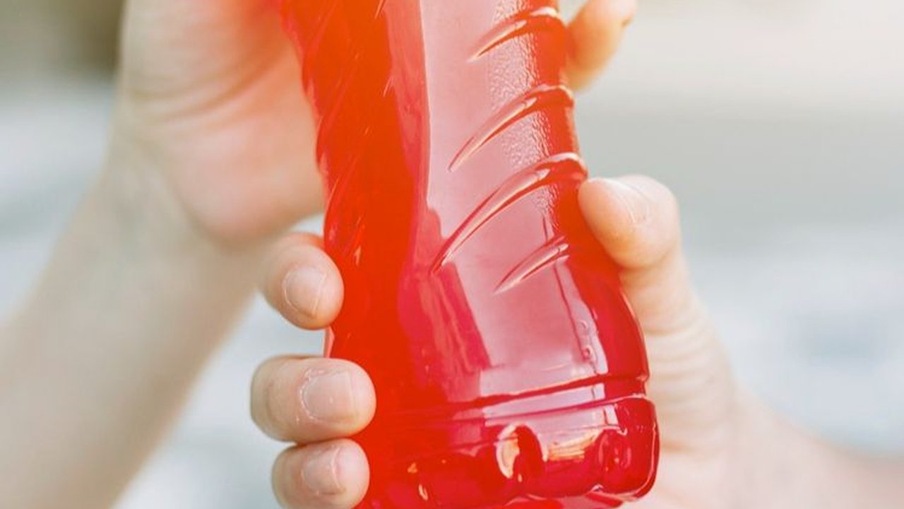 Minuman Isotonik adalah Minuman yang Mengandung Elektrolit, Berikut Manfaatnya