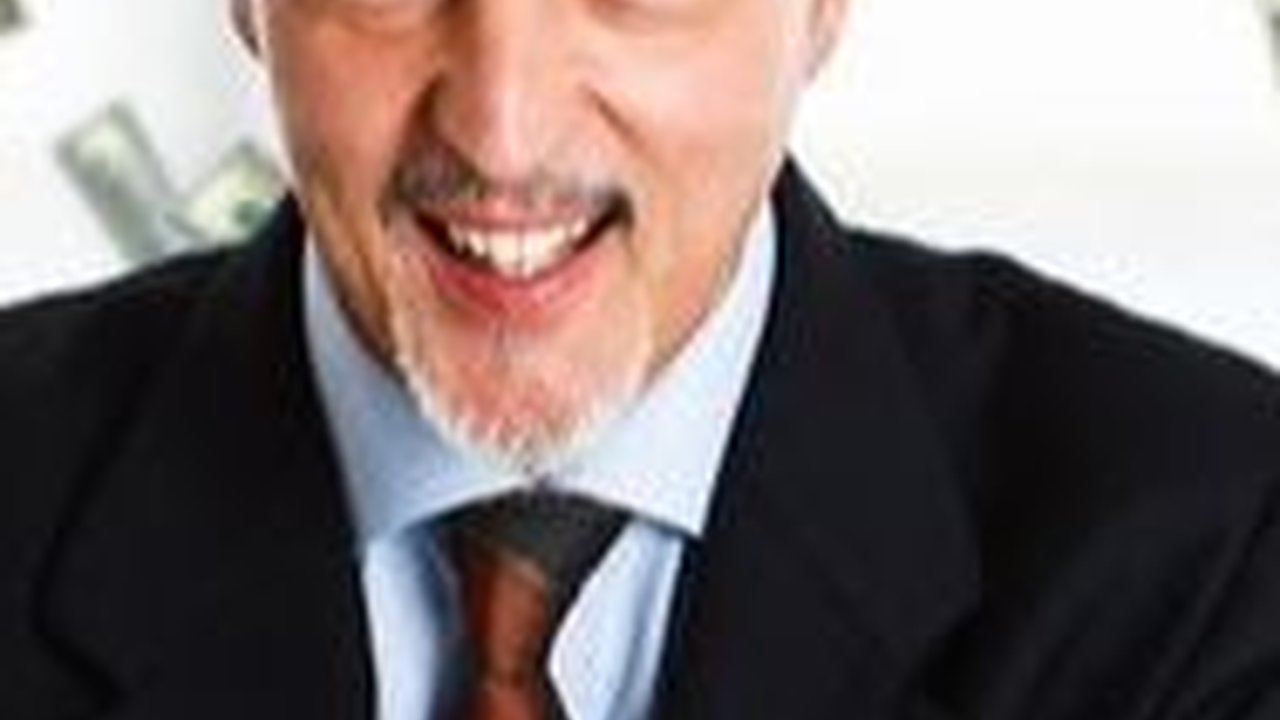 Pakai Barang Branded Belum Tentu Orang Kaya, Kenali Ciri Crazy Rich yang Asli