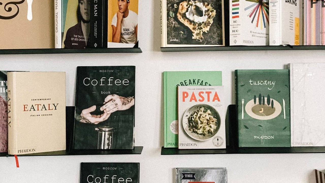 Contoh Desain Cover Buku Keren dan Cara Membuatnya, Bisa Jadi Inspirasi