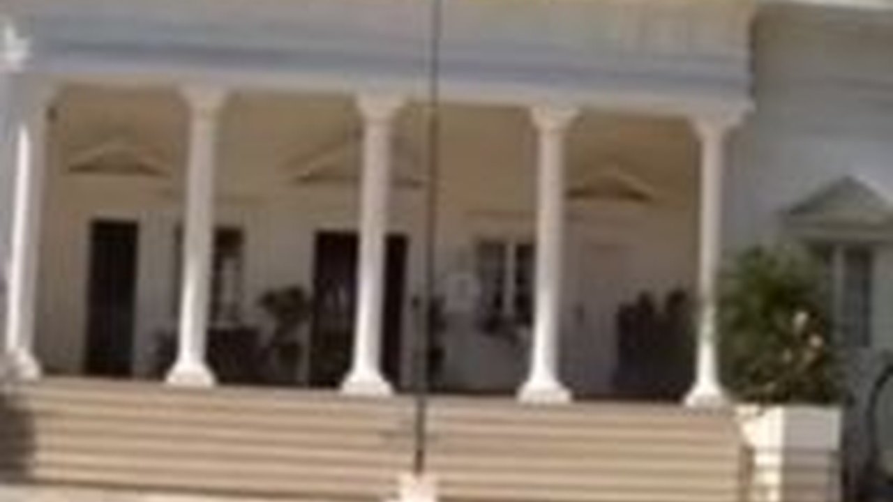 Potret Rumah Mewah Bak Istana Milik Pengusaha Asal Wonogiri, di Halamannya Terparkir Private jet