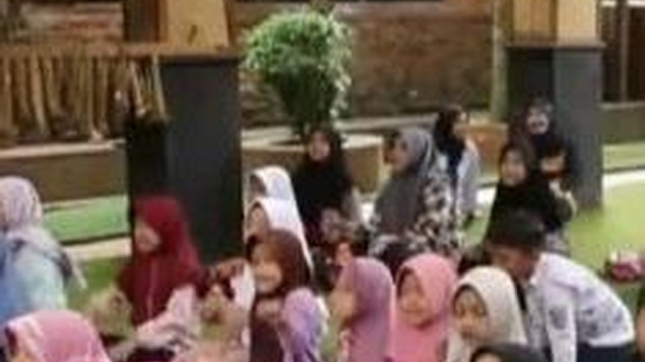 Asyiknya Belajar Bahasa Inggris di Desa Bahasa Magelang, Sisipkan Nilai-Nilai Kearifan Lokal