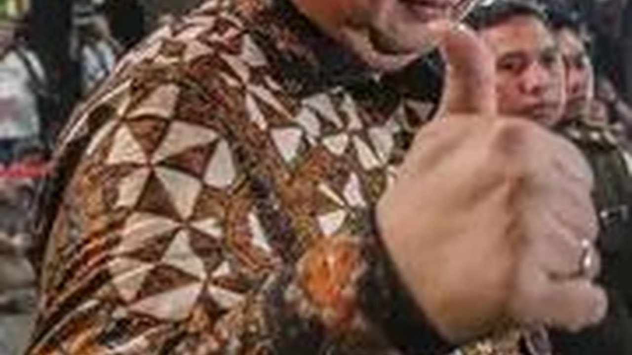 Airlangga Beri Sinyal Golkar Dukung Cawapres Muda, Usung Gibran?
