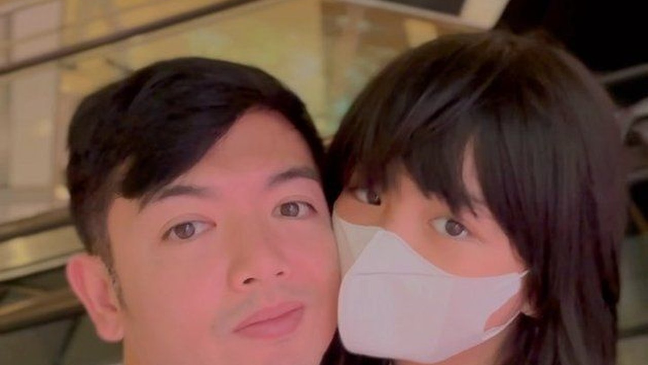 8 Foto Mesra Nicky Tirta Bersama Sang Anak Yang Jelang Dewasa, Bak Pacaran