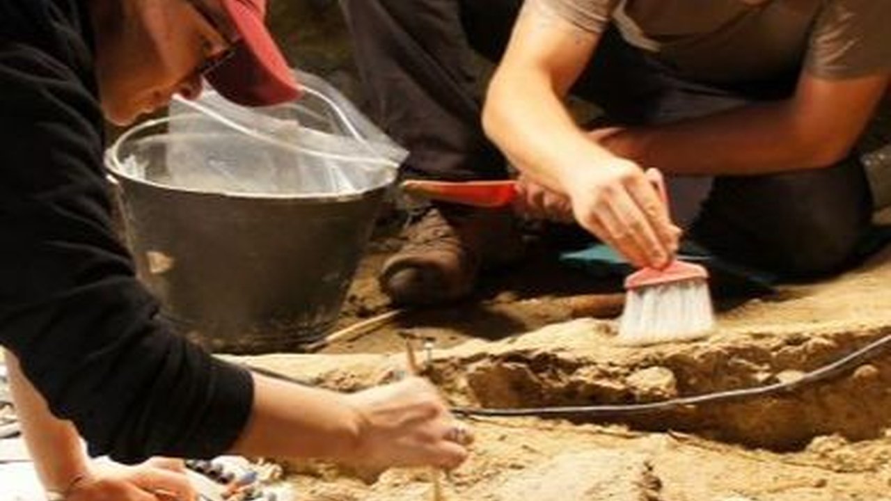 10.000 Tahun Lalu Bayi Umur 40 Hari Ini Meninggal, Makamnya Berisi Benda-Benda Unik