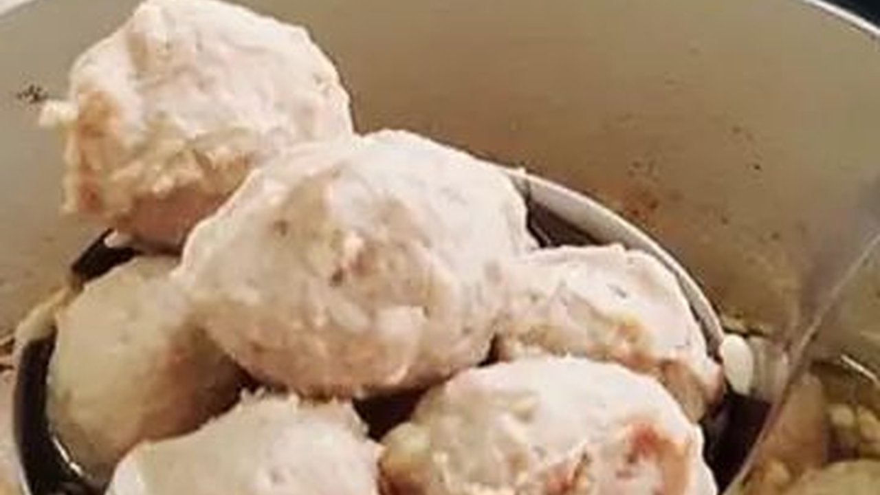 Resign dari Pegawai Bank Demi Bisnis Cilok Bakso, Sarta Pernah Kehilangan Uang Puluhan Juta di Karyawan