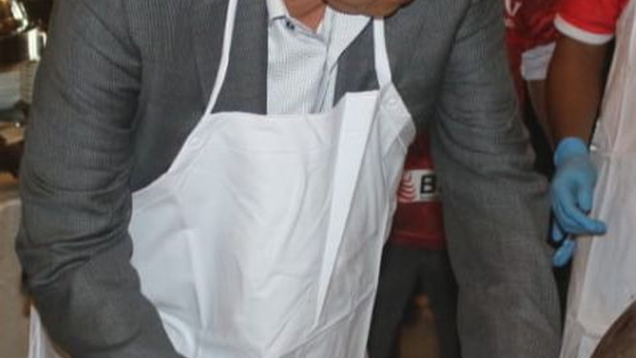 Buka Discover North Sulawesi, Gubernur Olly Pamer Skill Potong Ikan Tuna