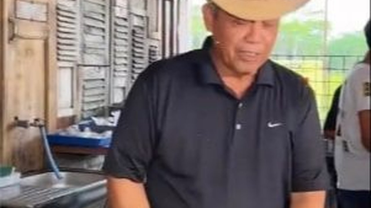 Pensiunan Jenderal AU Eks Pilot Pesawat Tempur Banting Setir Jualan Bakmi, Pangkatnya Gak Main-main