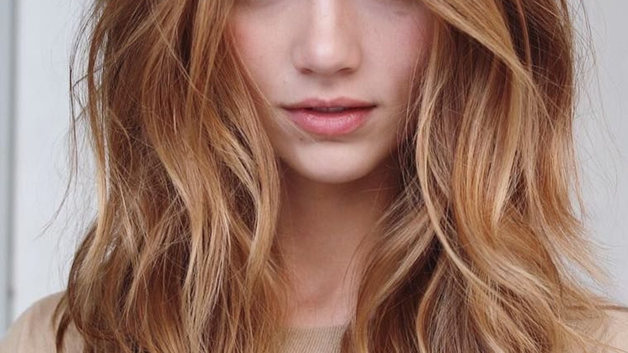 10 Potret Cantik dan Profil Emily Rudd, Pemeran Nami di Live Action One Piece