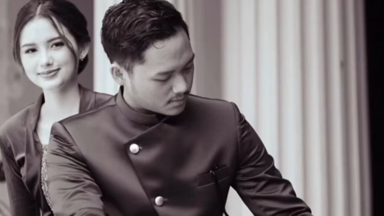 Potret Cantik Sarah Menzel di Acara 7 Bulanan Aurel, Momen Bareng Azriel Disebut Bak Foto Prewed