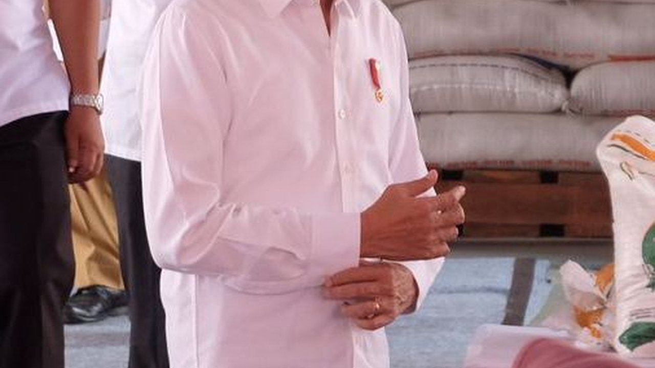 Presiden Tugaskan BULOG Akselerasi Bantuan Pangan Tahap II