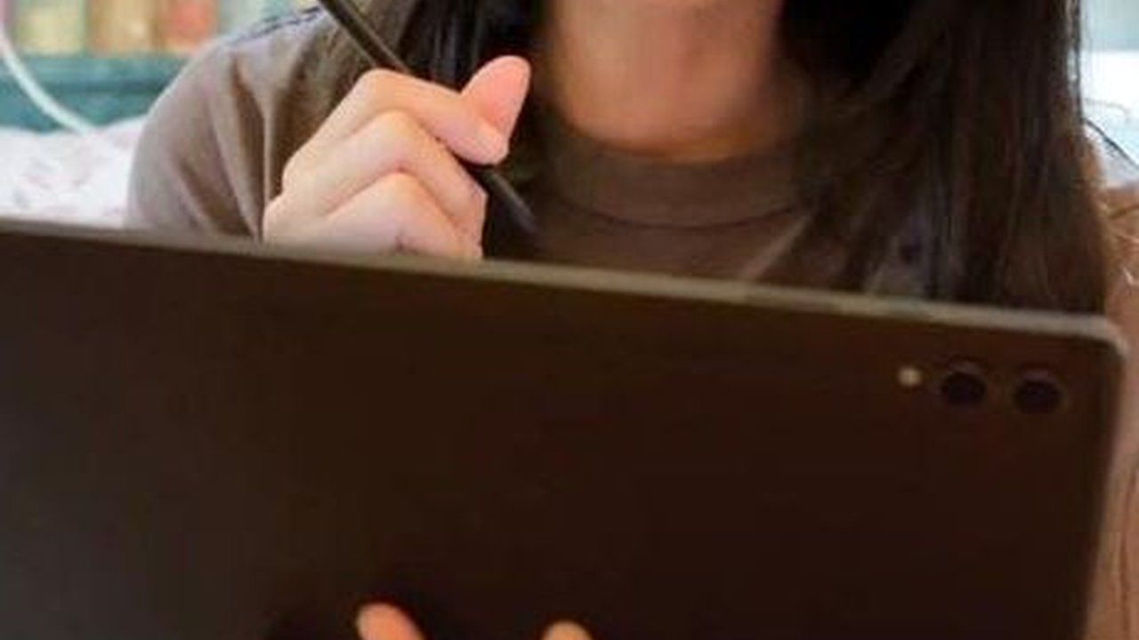 Momen Dian Sastrowardoyo Sumringah Hadiri Reuni SMA, Bertemu Sosok Penting yang Membuatnya Suka Membaca