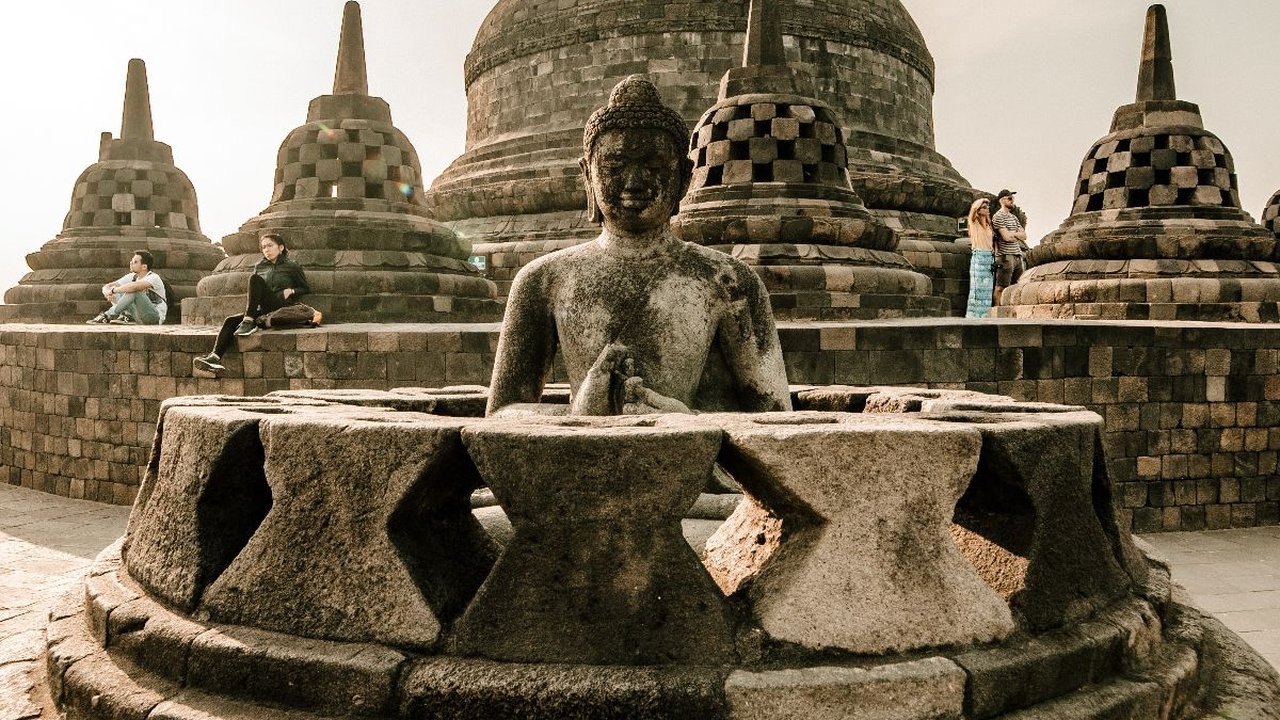 Tampak Memprihatinkan, Begini Suasana Candi Borobudur Tahun 1968