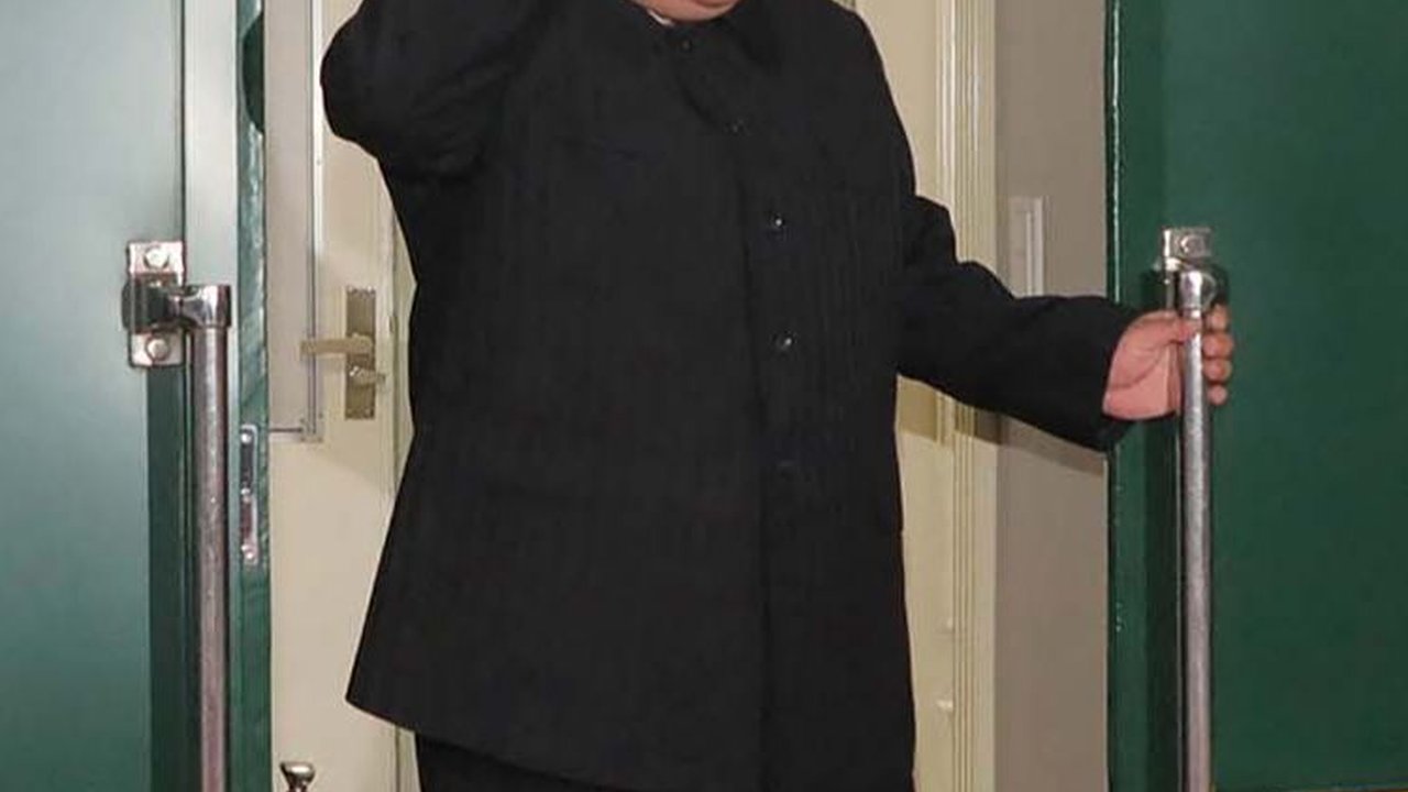 FOTO: Momen Kim Jong-un Berangkat ke Rusia untuk Temui Putin, Naik Kereta Lapis Baja