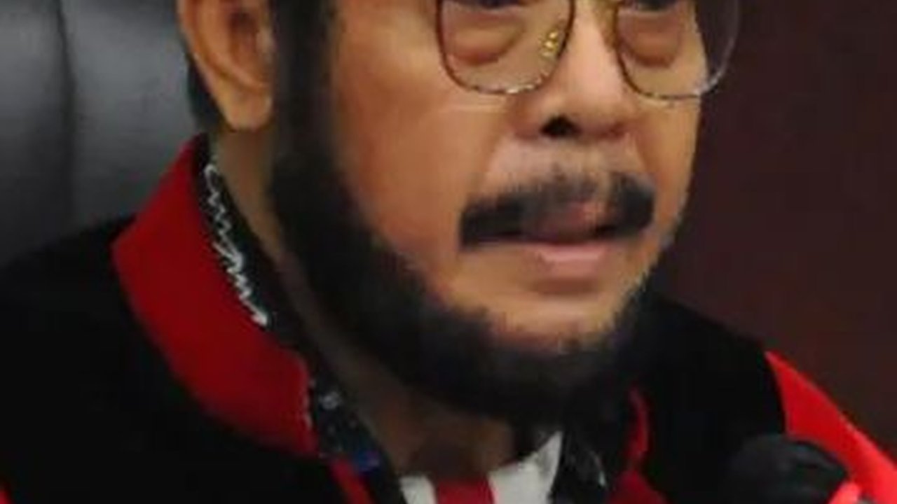 VIDEO: Lima Orang Paling Berkuasa di Indonesia Bisa Batalkan Produk Presiden dan DPR