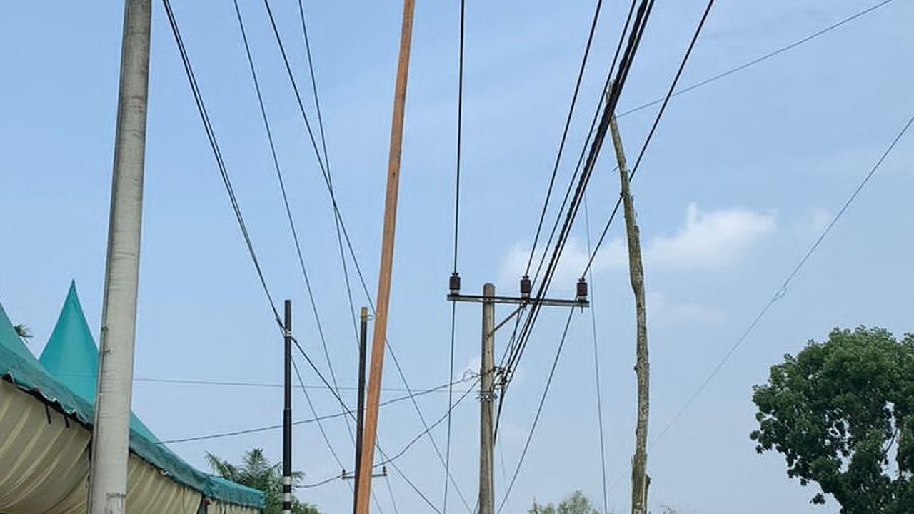 4 Orang Tewas Tersengat Listrik saat Pindahkan Tenda Hajatan