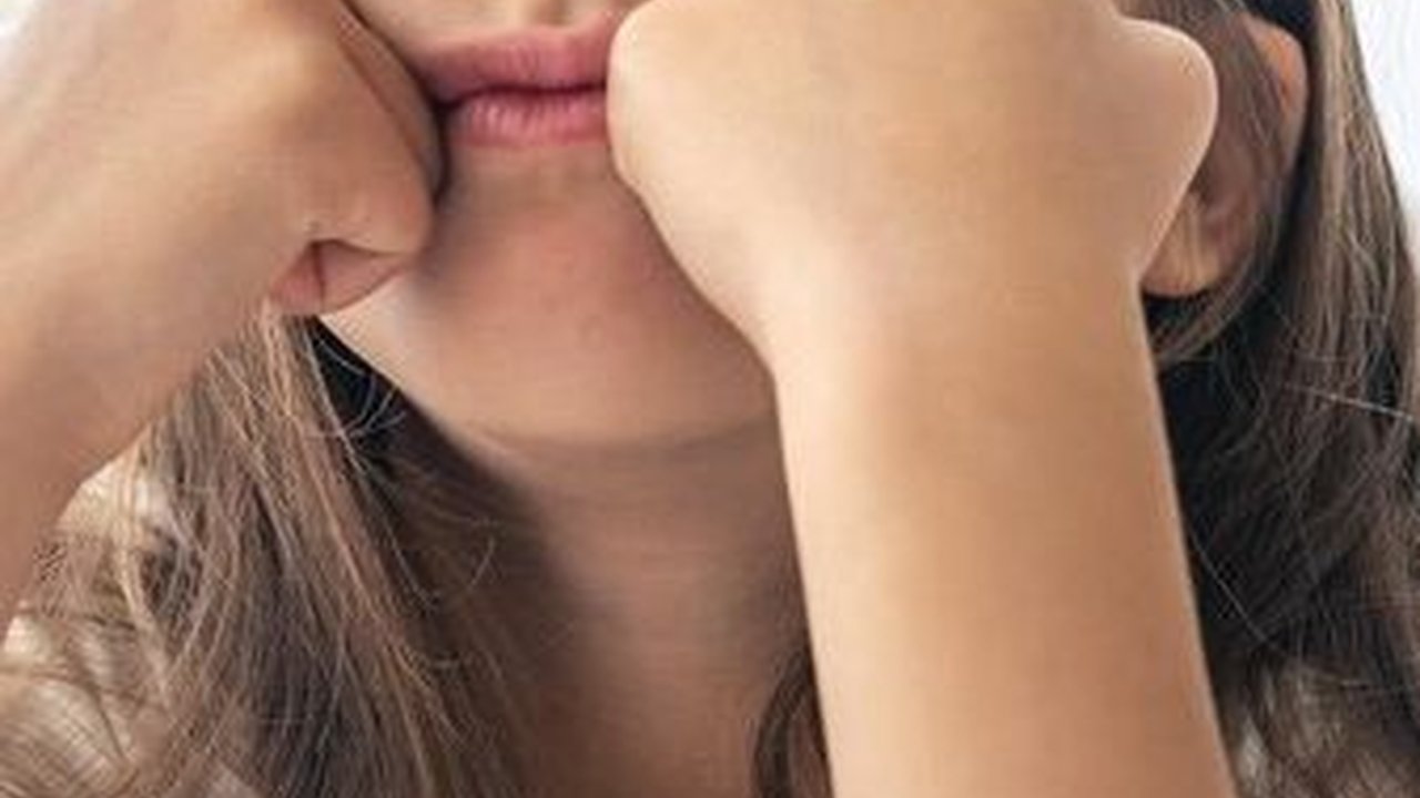 Lakukan 6 Cara Ini Untuk Meredakan Bibir Pecah-pecah Pada Anak