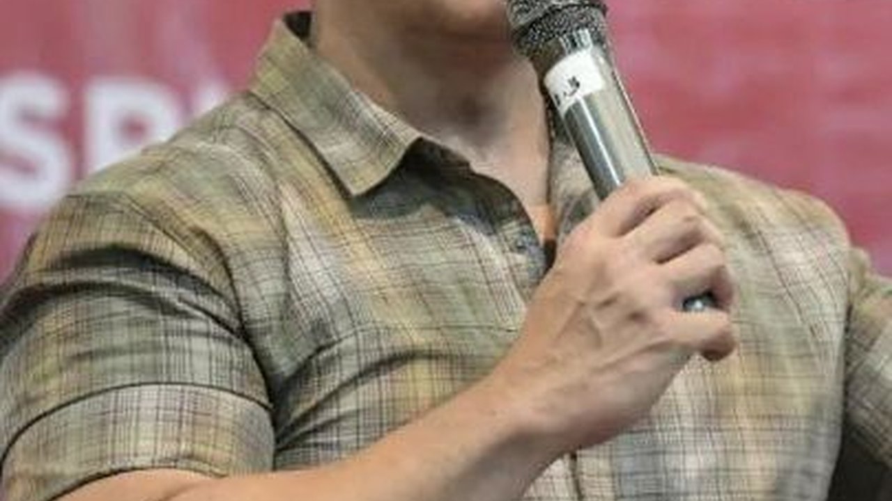 Mantan Panglima TNI Ajak Istri dan si Bungsu ke Bali, Ada Momen Bertemu dengan Putri Presiden Pertama