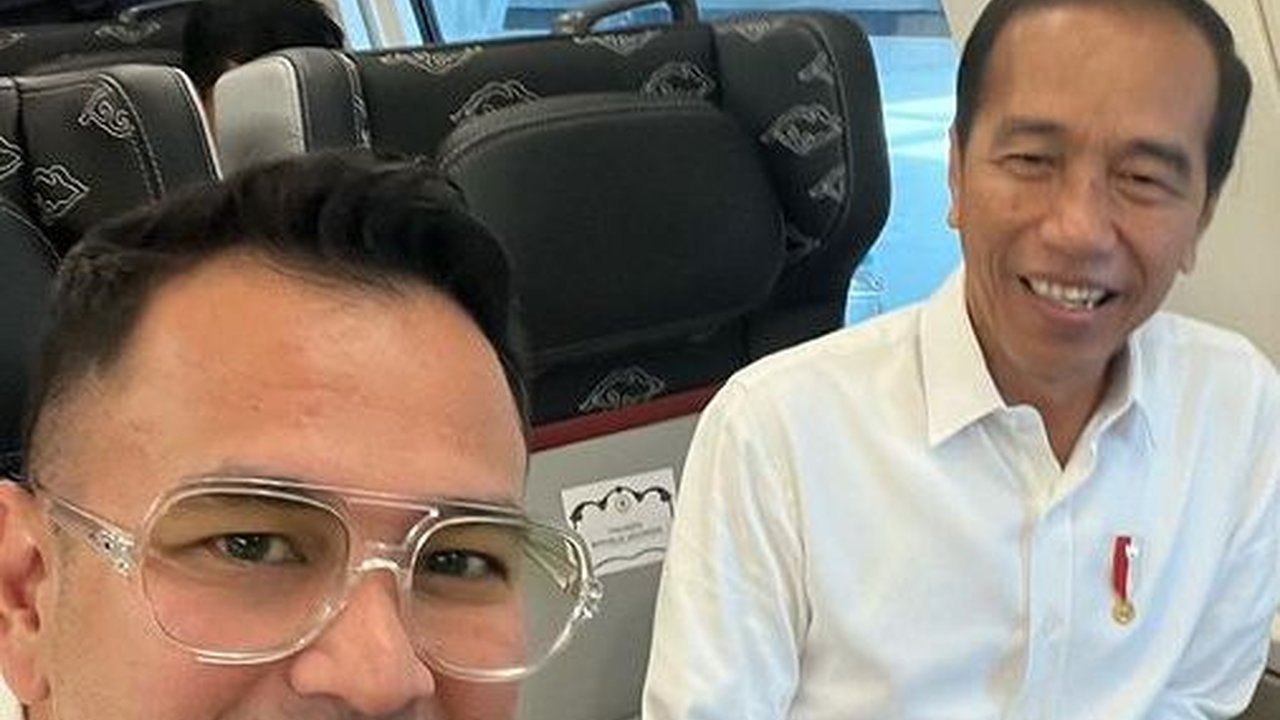 Momen Raffi Ahmad Naik Kereta Cepat Bareng Jokowi, Sambil Salaman Presiden 'Udah Lama Enggak Ketemu'