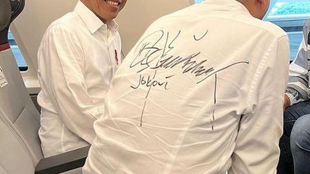 Dapat Tanda Tangan Presiden, Ini Momen Raffi Ahmad Coba Kereta Cepat Jakarta Bandung