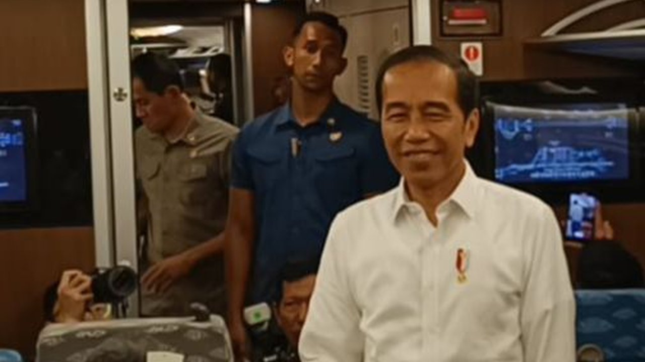 Kesan Jokowi Naik Kereta Cepat Jakarta-Bandung: Nyaman, Tidak Terasa Guncangan Sama Sekali