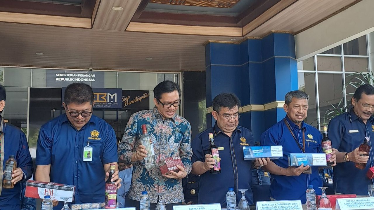 Bea Cukai Jatim Musnahkan Hasil Tembakau Hingga Alkohol Ilegal, Kerugian Capai Rp10 M