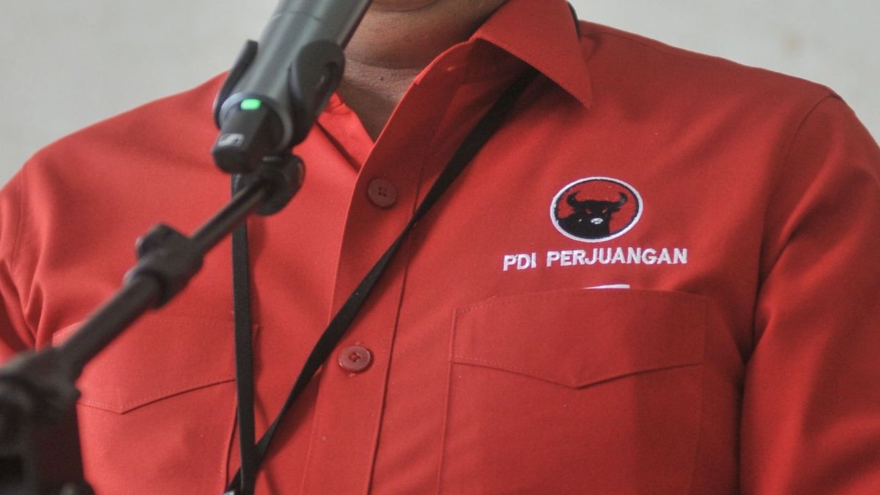 Hasto Beri Pantun Bacawapres ke Mahfud: Cerminan Suasana Kebatinan