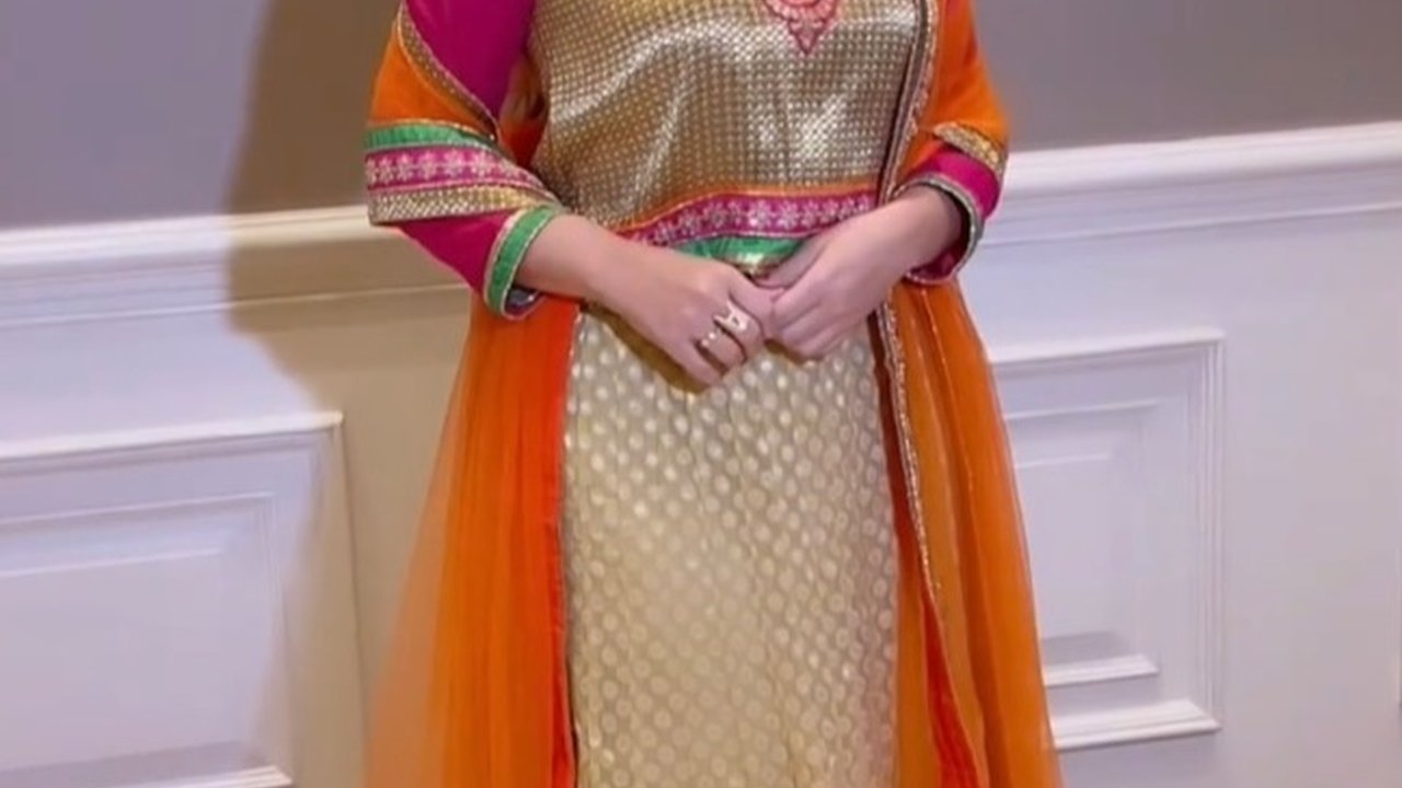 6 Potret Ashanty Datang ke Ulang Tahun Sonny Septian, Cantik Bak Artis Bollywood