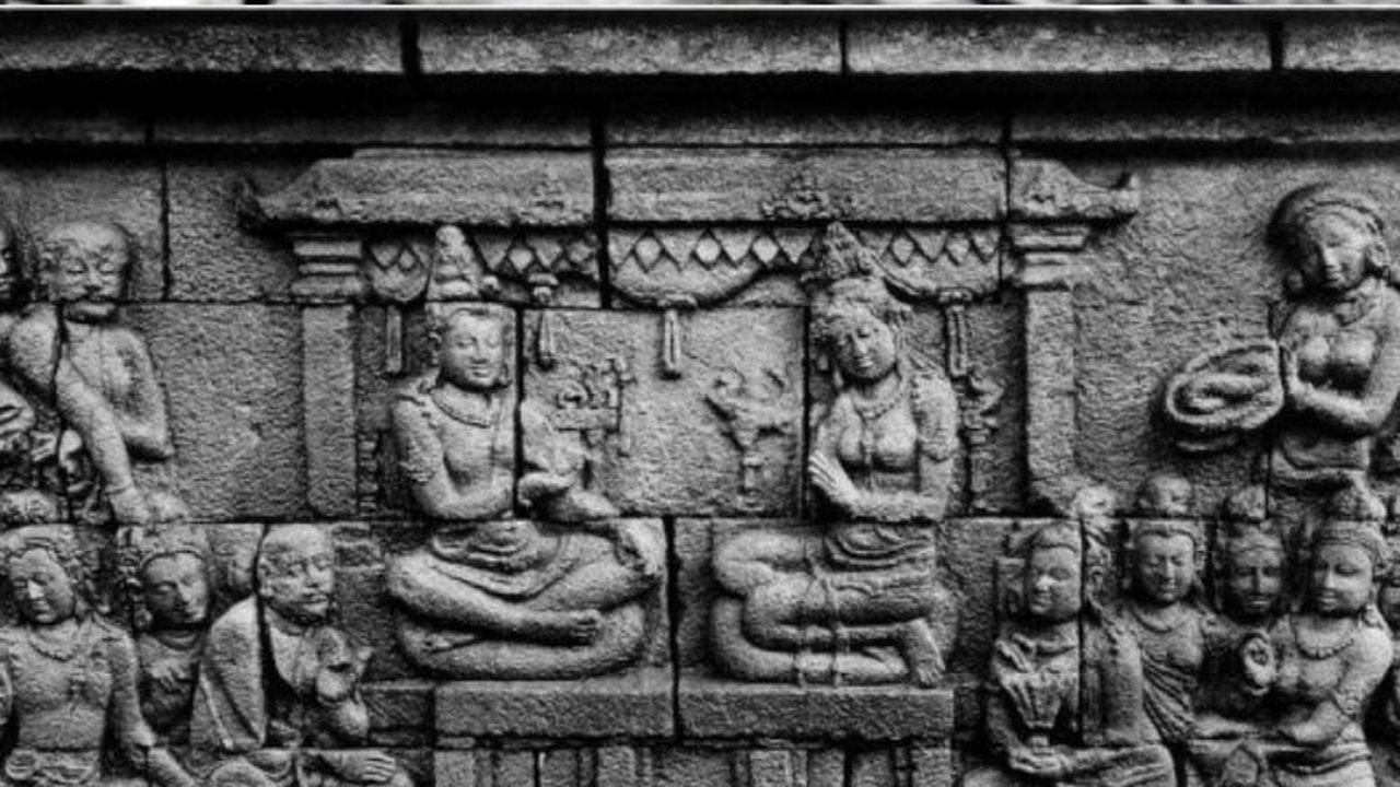 Relief Candi Borobudur Digambarkan AI: Rajanya Ganteng, Ratunya Cantik Banget