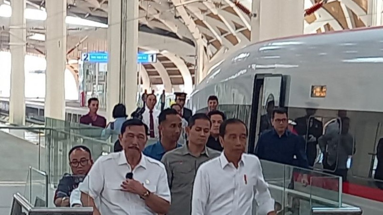 Lapor Presiden! Luhut Tak Ingin Warga Bakar Sampah Sembarangan Bikin Orang Sakit Kanker