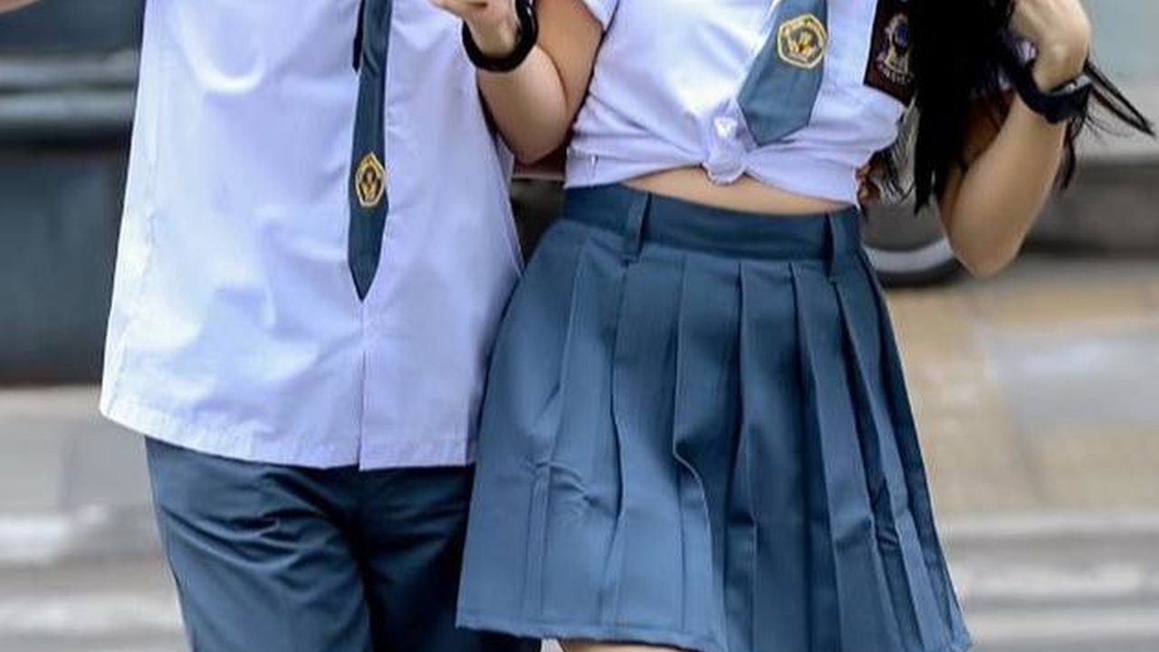 Potret Karina Ranau Istri Epy Kusnandar yang Berusia 19 Tahun Lebih Muda