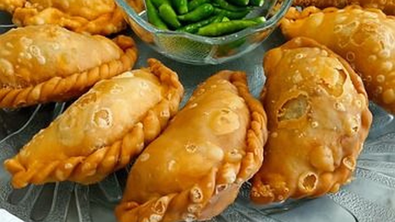 Resep Pastel Isi Kari Gurih, Camilan Lezat Mudah Dibuat