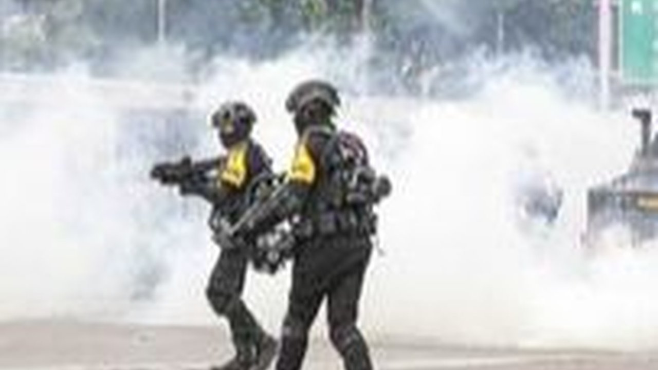 ICW Beberkan Dugaan Kejanggalan Polri Beli Gas Air Mata