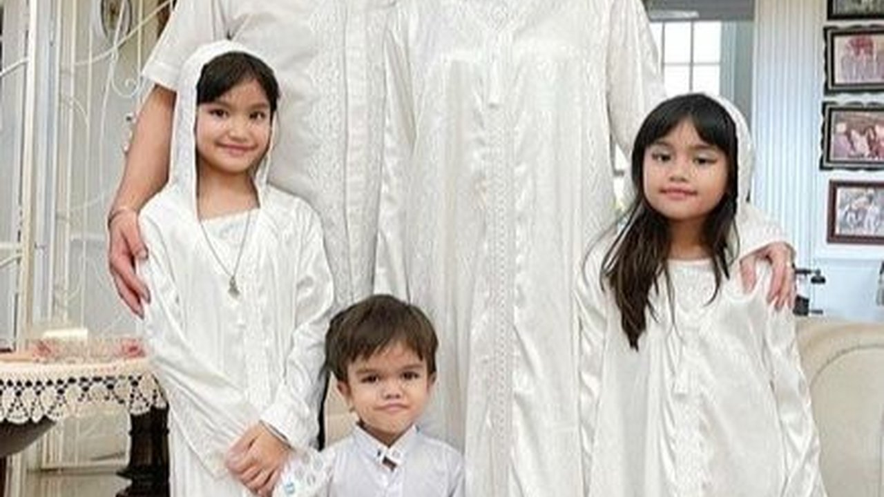 8 Foto Rumah Nurah Syahfirah dan Teuku Rafly, Penuh Perabotan Mewah dan Banyak Sofa