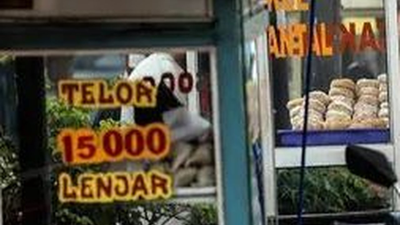 Viral Pedagang Sebut Pembeli Belagu karena Tak Mau Turun dari Mobil, Malah Kena Semprot Warganet