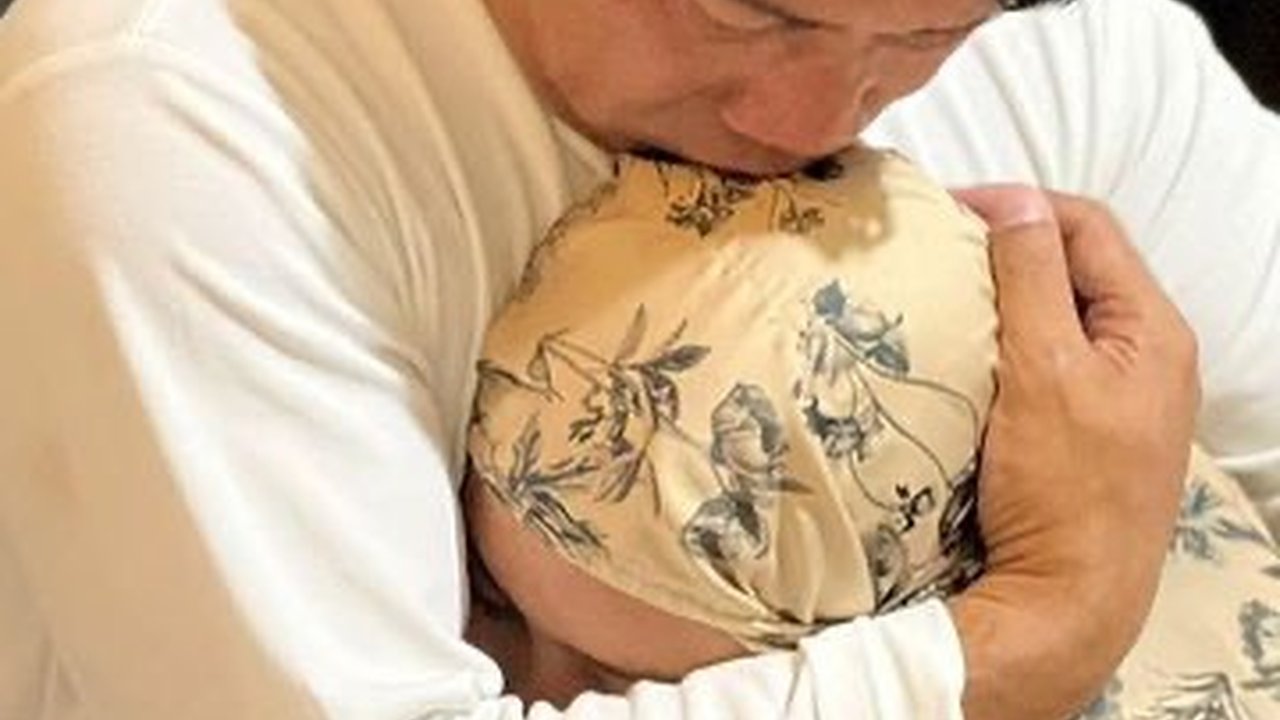 Diiringi Isak Tangis, Intip Momen Haru Camilla Azzahra Putri Ridwan Kamil Berpamitan Kuliah ke Luar Negeri