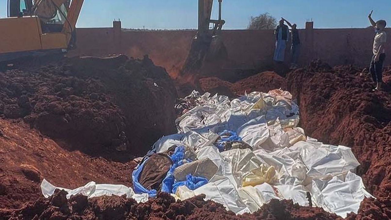FOTO: Tewaskan 11 Ribu Orang, Beginilah Penampakan Kuburan Massal Korban Banjir di Libya