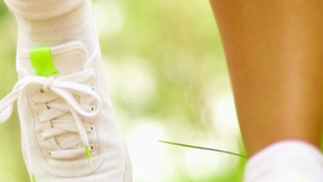 Manusia Sudah Pakai Sepatu Lari Sejak 150.000 Tahun Lalu, Ini Buktinya