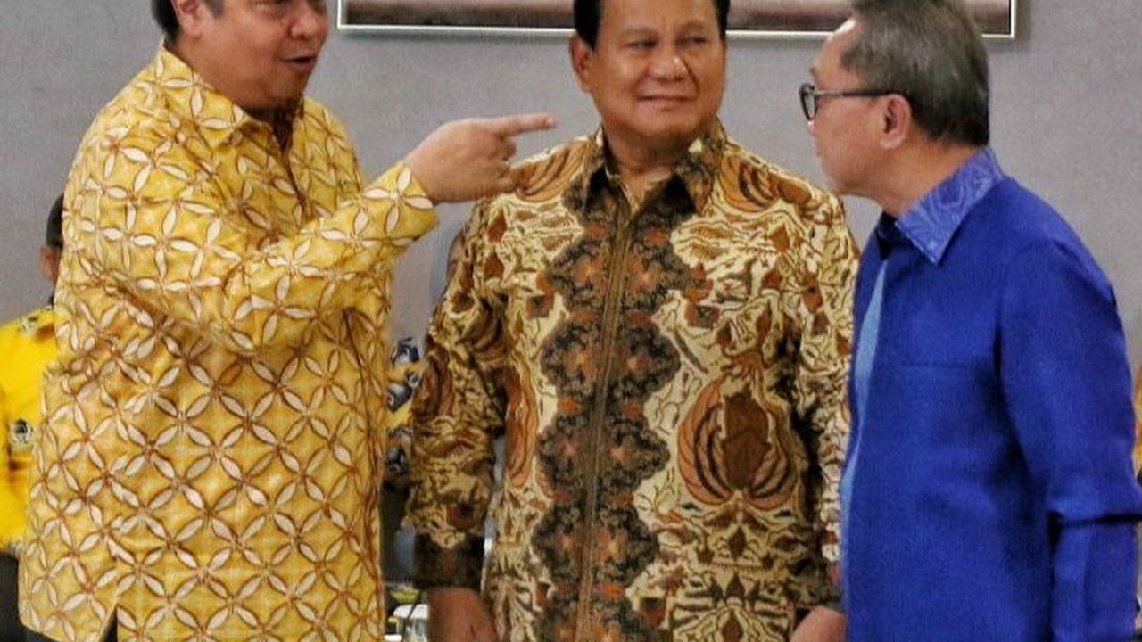 VIDEO: Momen Prabowo Tarik Tangan AHY saat Tos Bersama Ketum Koalisi Indonesia Maju